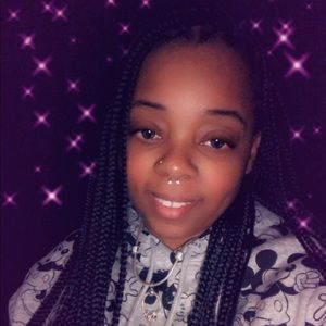 Meet your Posher, Johnnette